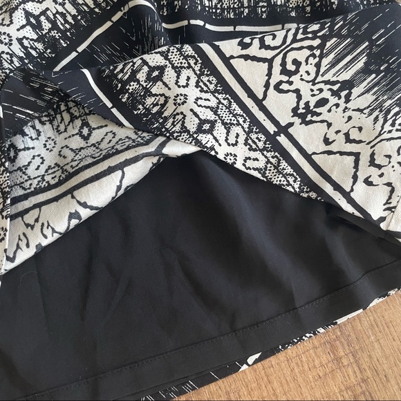 Artelier By Nicole Miller 006082 size 10 black/white dress with draped cowl neck - Picture 6 of 8